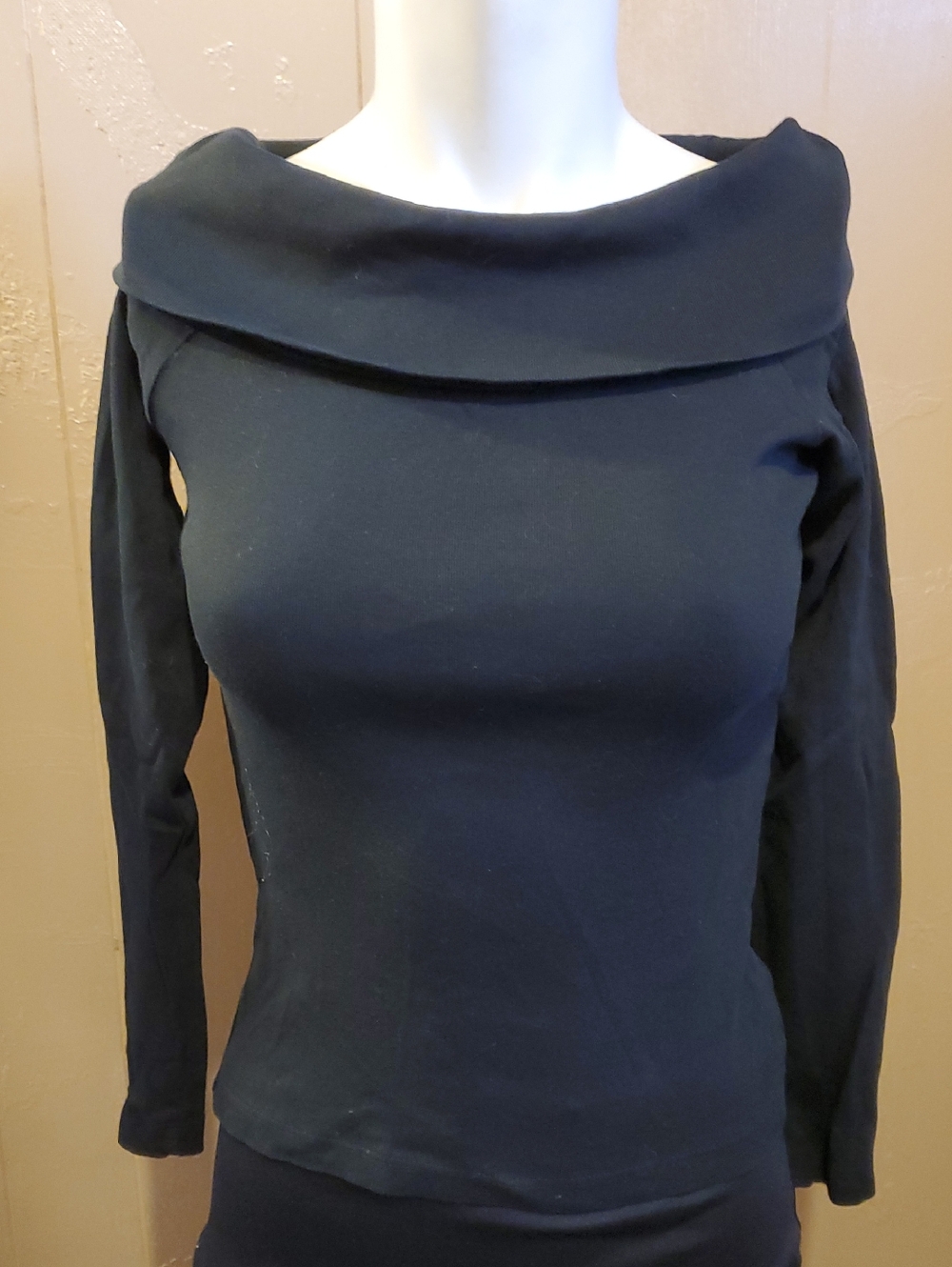 Women's Black Off-the-Shoulder Top - Classic Boatneck